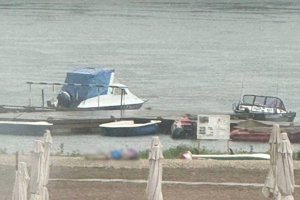 Молния унесла жизни троих на пляже в Тульской области