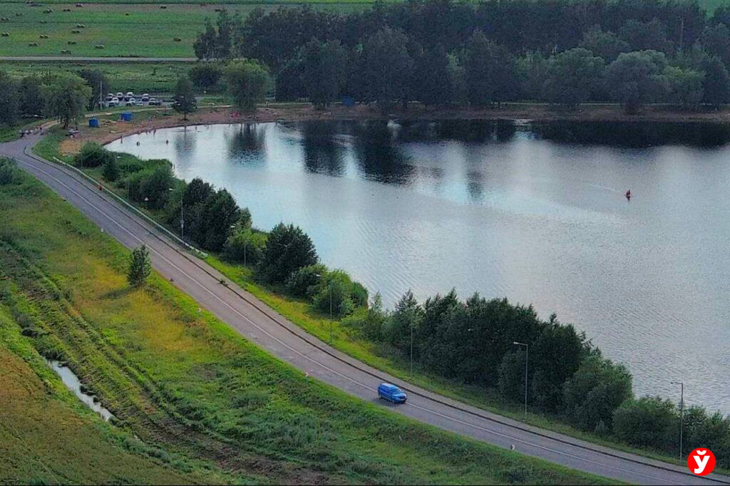 вода