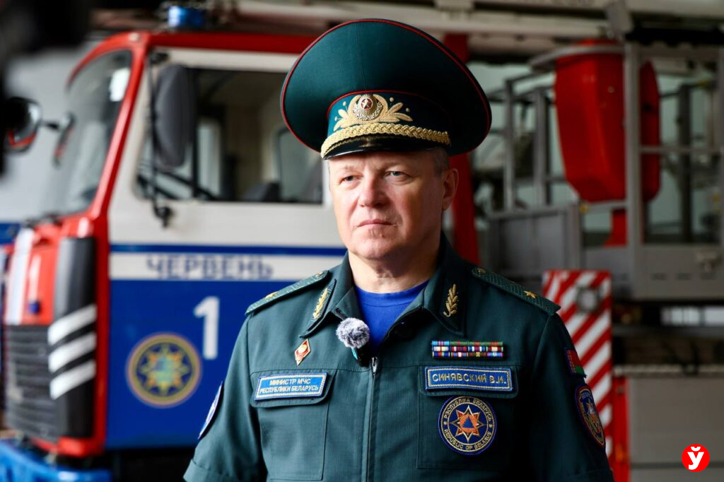 Министр МЧС рассказал, как государство вооружает белорусских спасателей