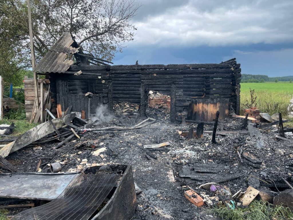 На пожаре в Логойском районе сосед спас человека