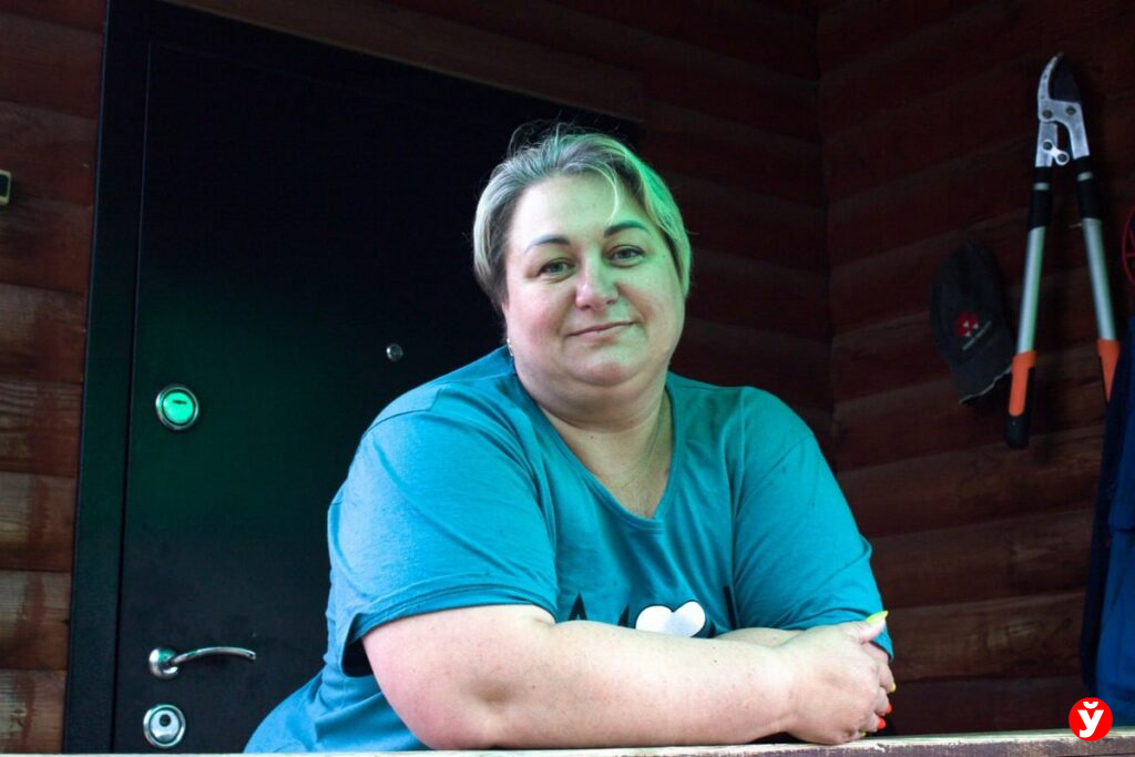 «Сегодня от нашего села ничего не осталось». Как Логойщина стала для семьи из Украины новым домом