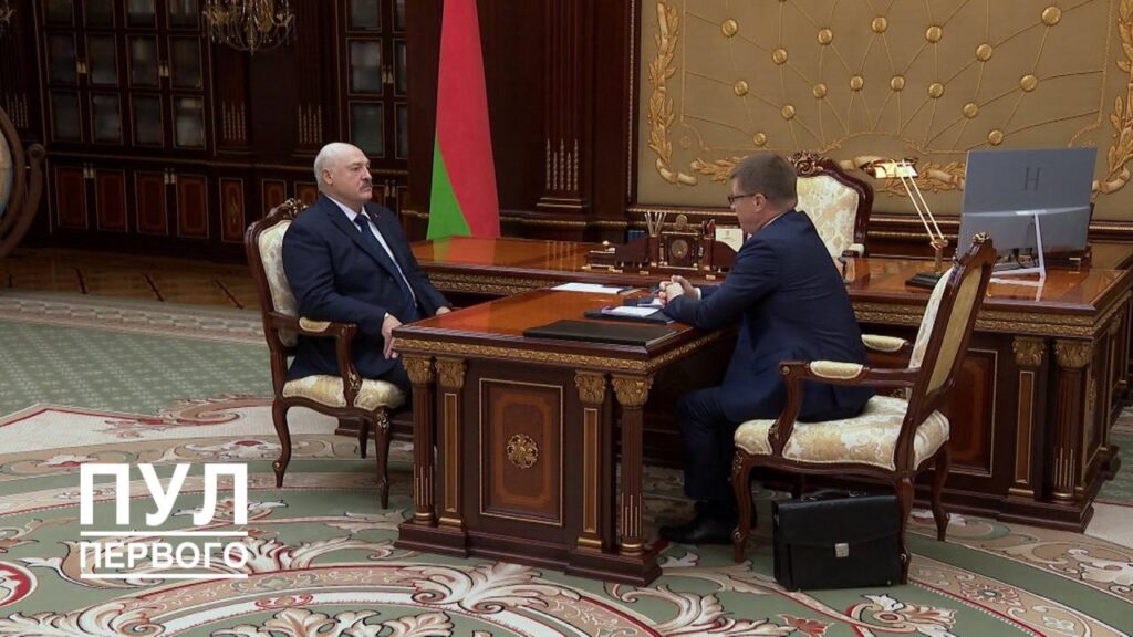 Лукашенко: профсоюзы должны быть заземлены на трудовые коллективы и людей