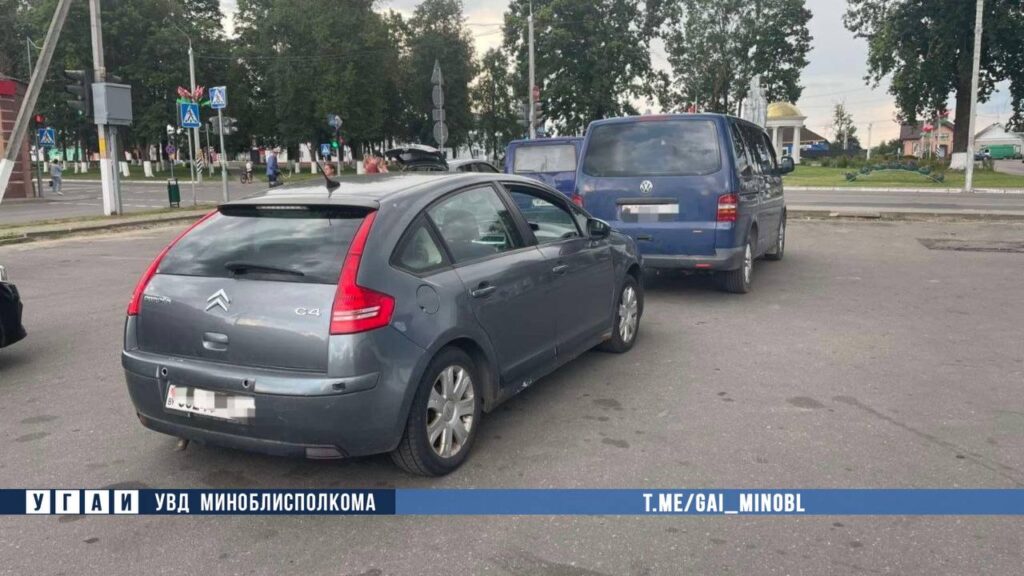 В Червене водитель наехал на мужчину на стоянке возле магазина
