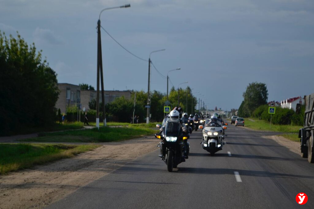 Парад мотоциклов прошел на Клетчине