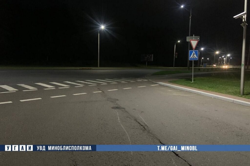 В Борисове мотоциклист упал на территории АЗС и попал в больницу