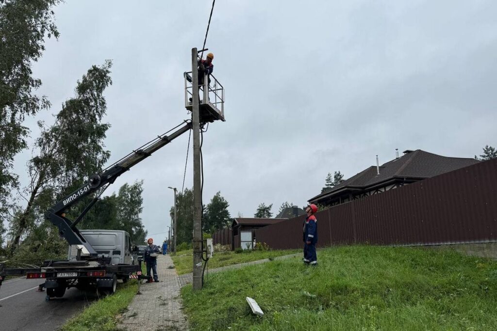 В Колодищах из-за грозы без света остались более 600 домов