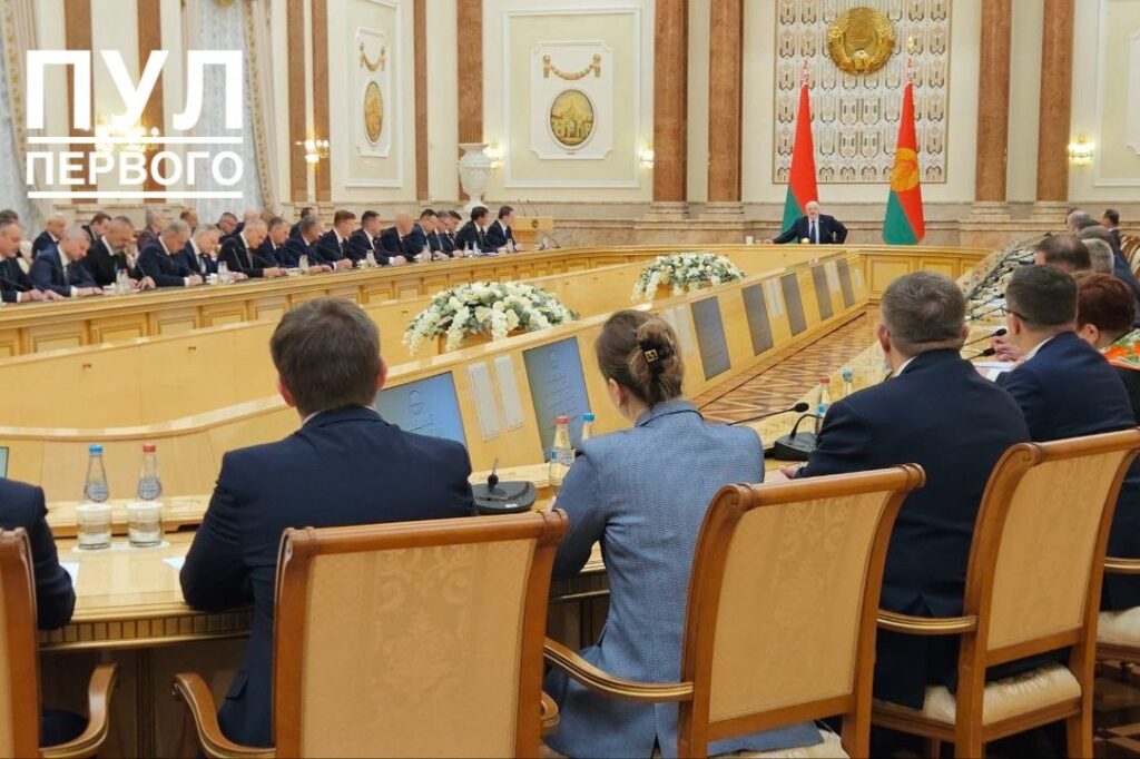 Лукашенко призвал к «военной мобилизации» для удержания экономики Беларуси
