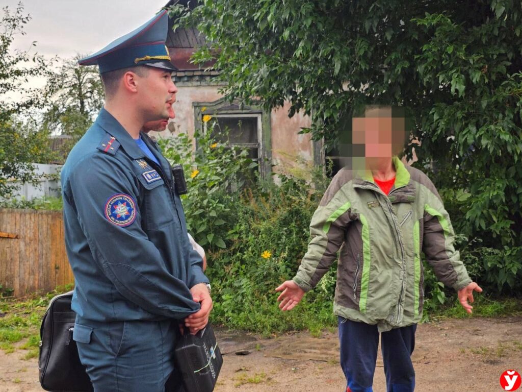 «Мужики сало и водку принесли. Ждем, что выпить». С милицией и МЧС проверили дома-притоны в Борисове