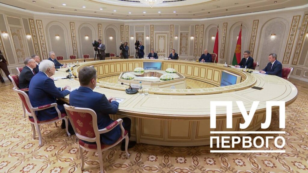 Беларусь в текущем году планирует перевезти через питерский порт Бронка около 7 млн тонн грузов