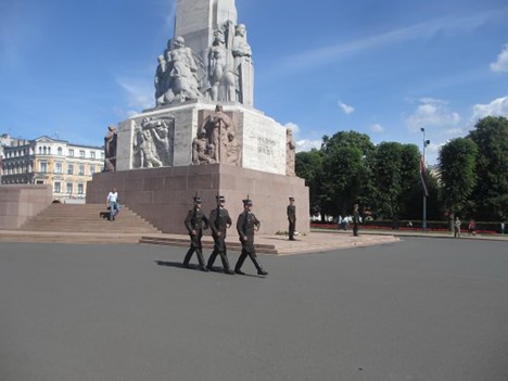 караул