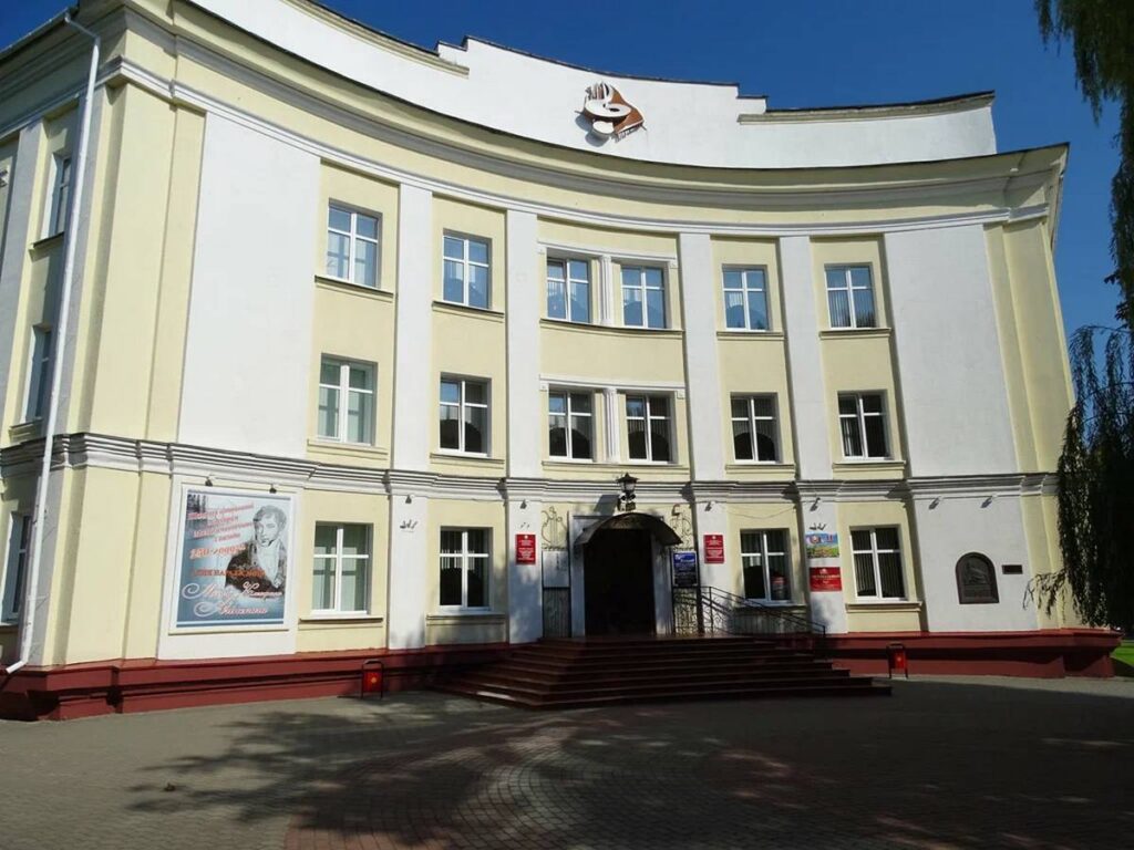 Кто заинтересован в распространении фейка о домогательствах в музыкальном колледже в Молодечно?