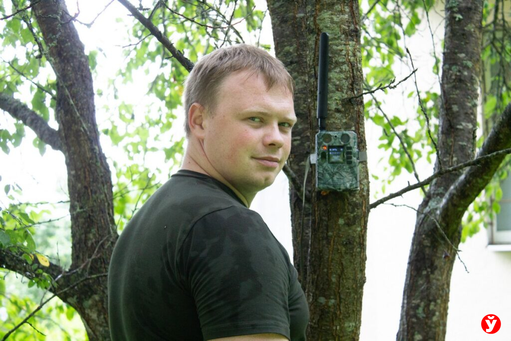 Грибной сезон с привкусом пластика. Посмотрели, как на Логойщине ловят тех, кто мусорит в лесу