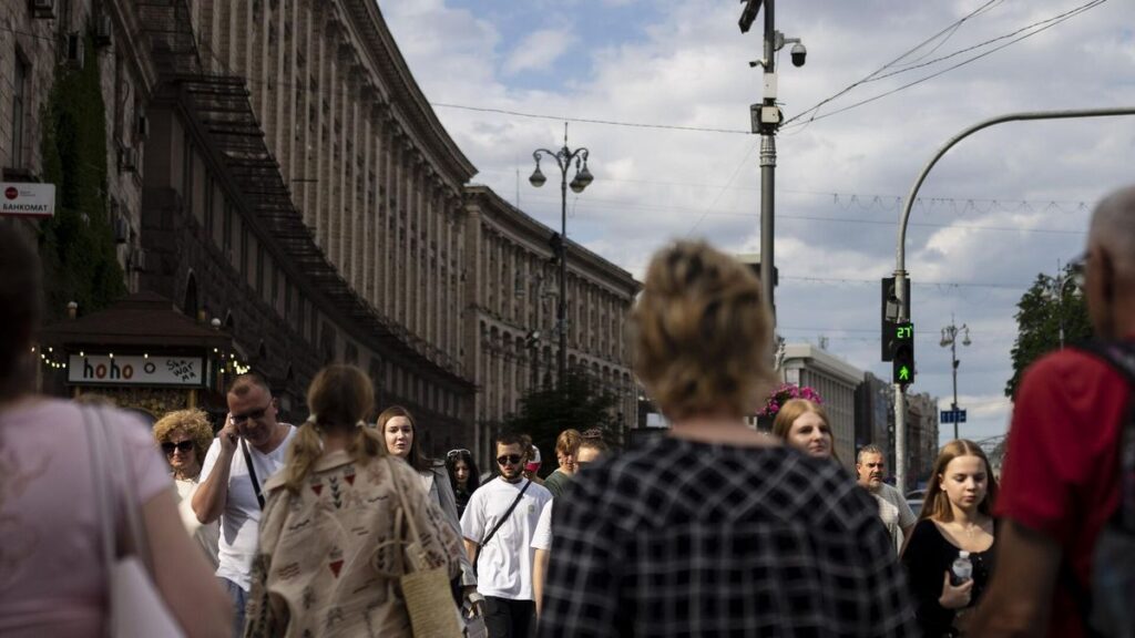 Украинцы начали переобуваться на фоне политических перемен