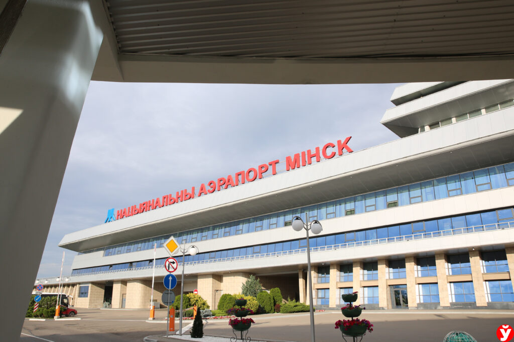 Иностранца задержали с поддельным паспортом в минском аэропорту