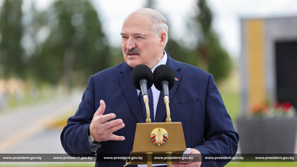 Лукашенко призвал провести переговоры «хоть на Луне», лишь бы все собрались