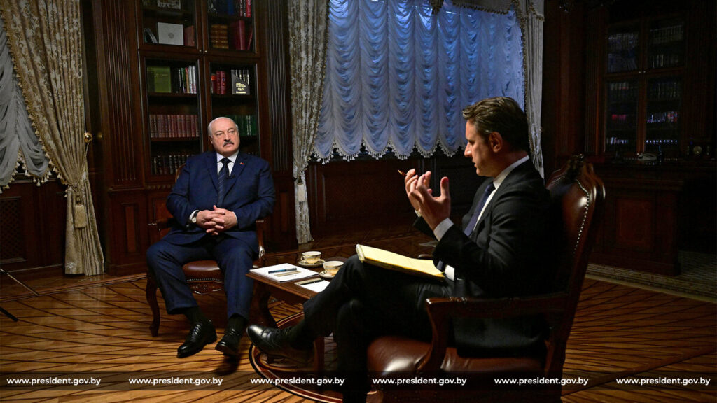 Лукашенко: «Беларусь готовится к войне каждый день, чтобы ее избежать»