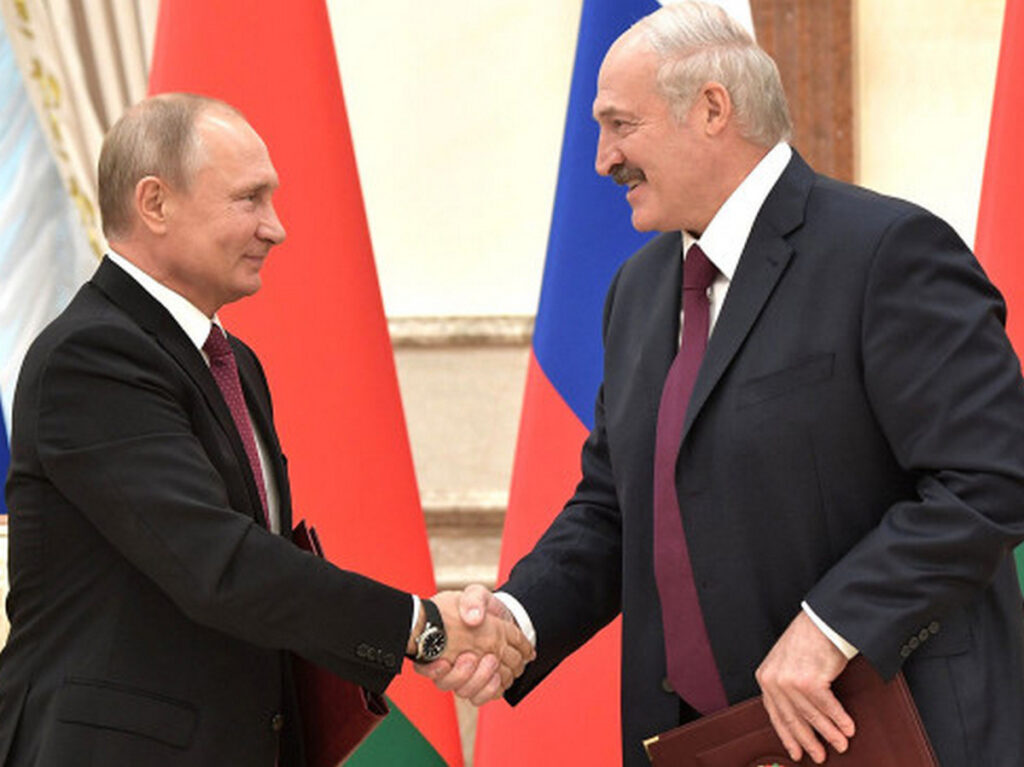 Лукашенко и Путин по телефону обсудили ситуацию в регионе с учетом переговоров на Аляске