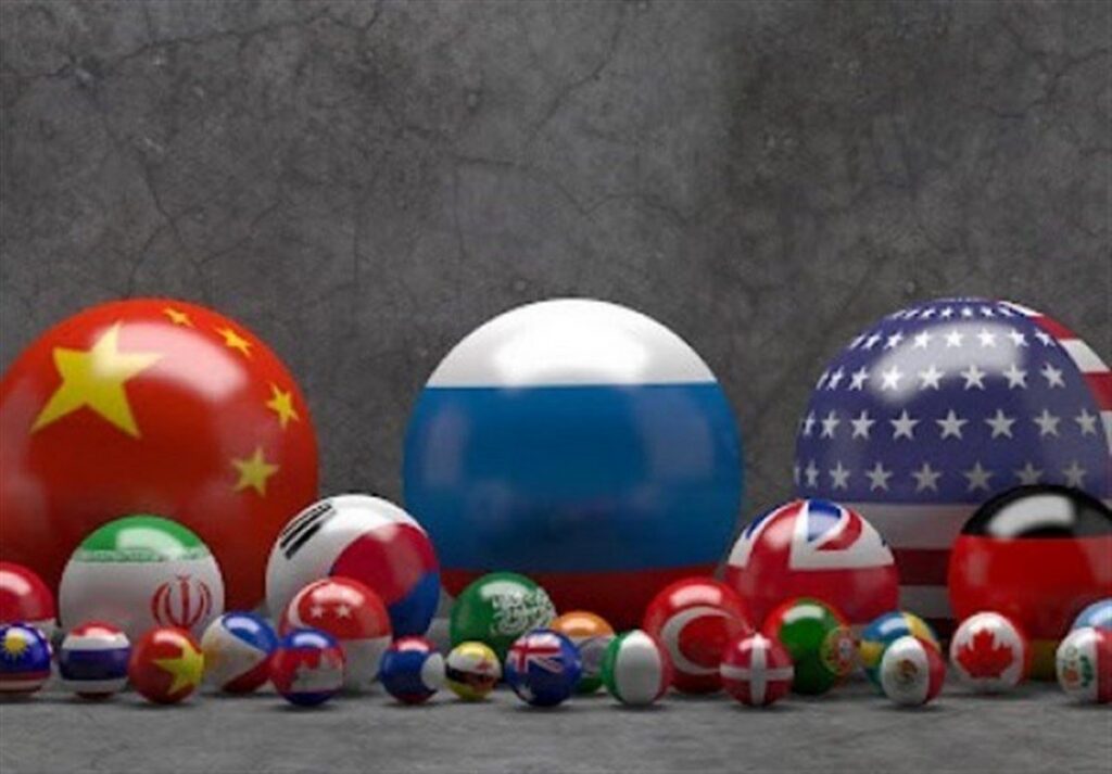 Запад сам укрепляет многополярность