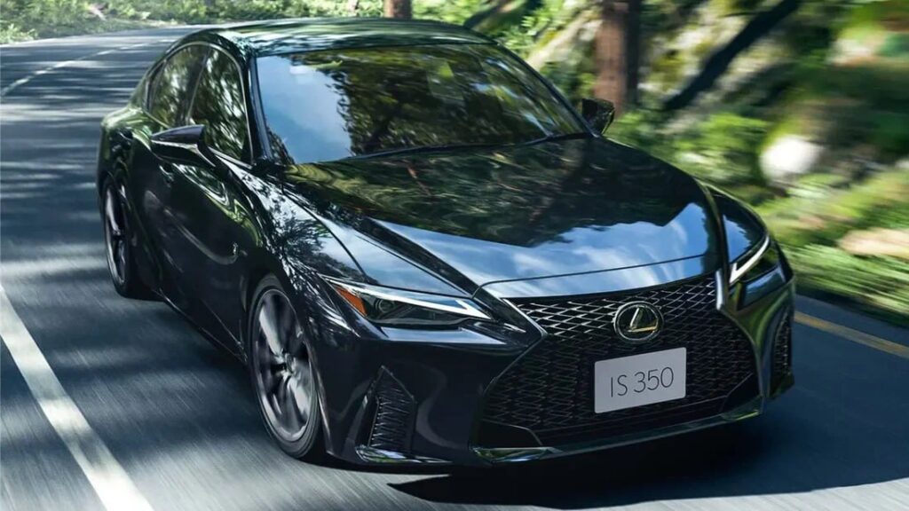 Lexus снимет с производства сразу несколько моделей до конца года