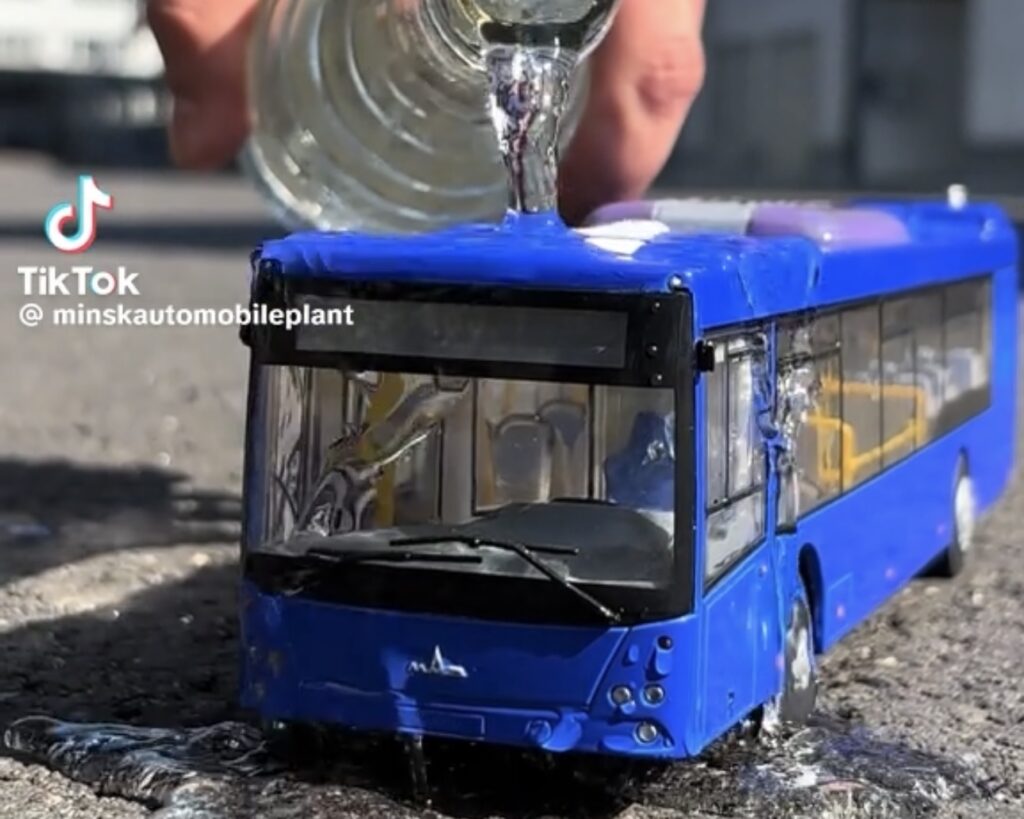 МАЗ показал новый автобус в сети, который «вырос» на глазах у всех