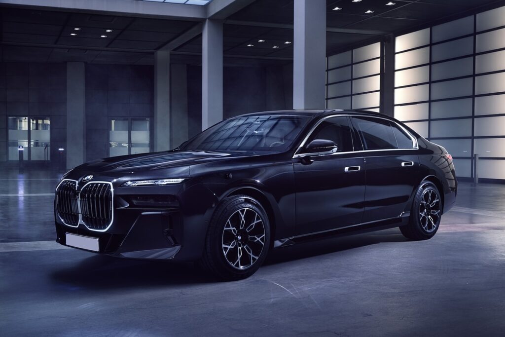 Щегольство Навроцкого: глава Польши будет ездить на топовом BMW
