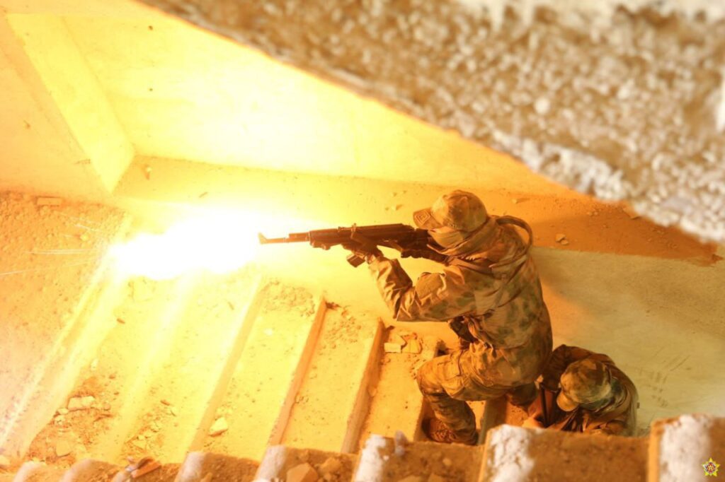 военные
