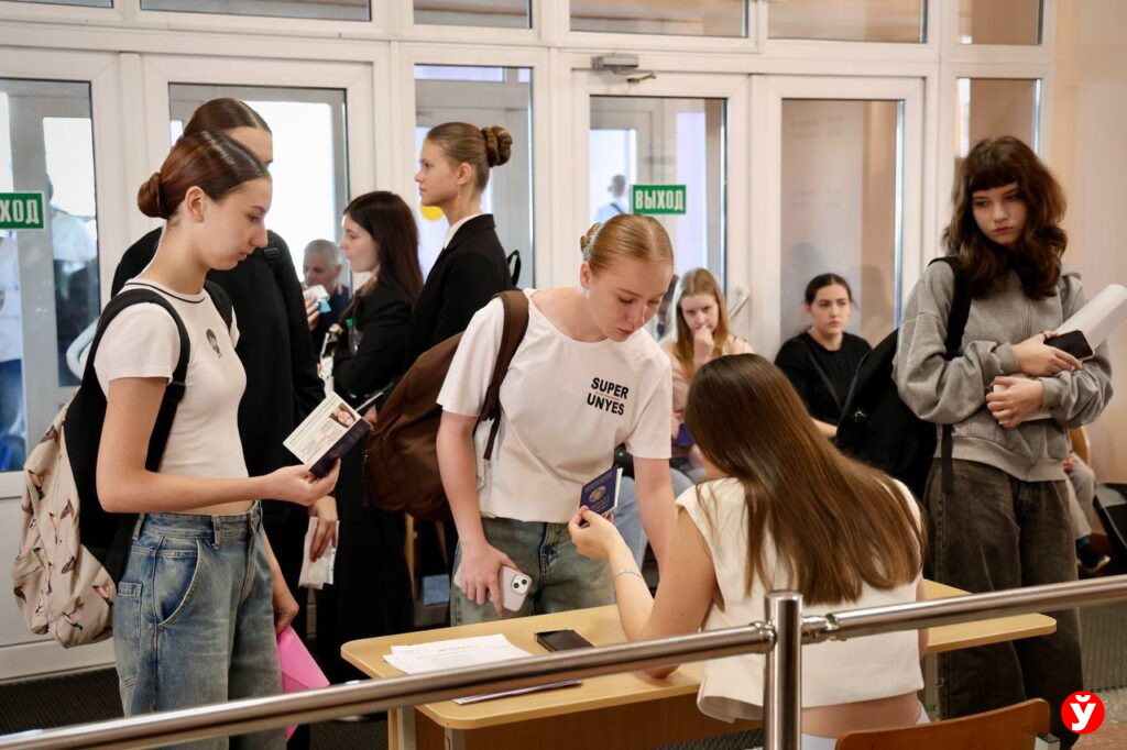До 4 человек претендуют на место в Минском колледже искусств