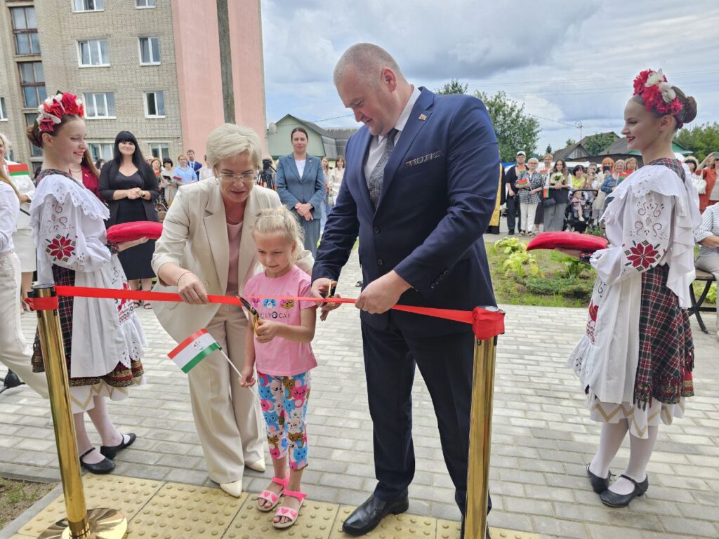 Модульное чудо: в Борисове открылась первая в области библиотека нового формата