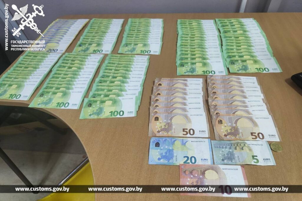 На границе с Польшей участились случаи незаконного провоза валюты