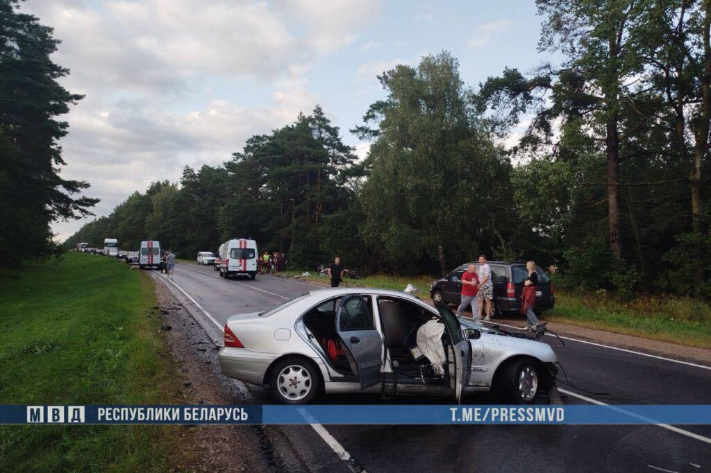 Три человека погибли в ДТП на Гродненщине, пятеро госпитализированы