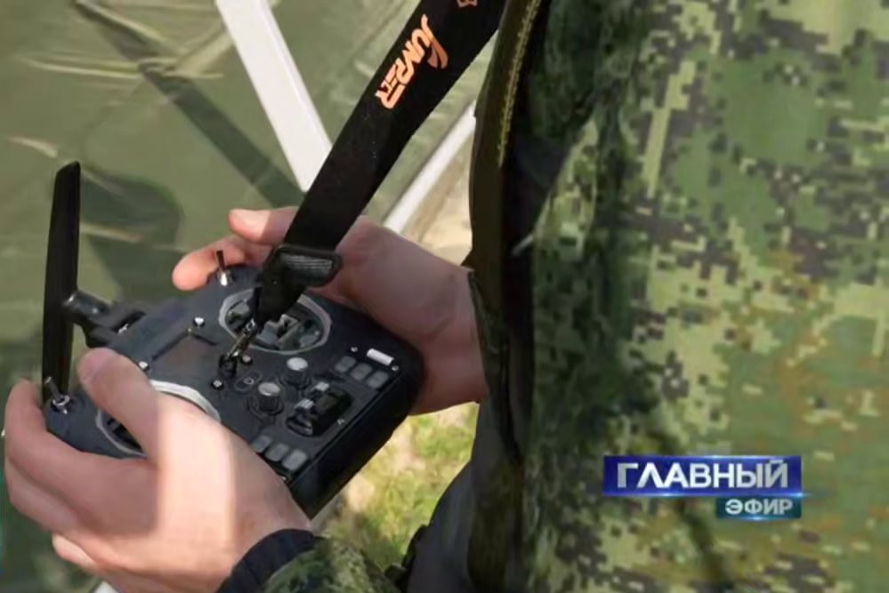 Дети обучаются управлять дронами: как в Беларуси готовят операторов беспилотников