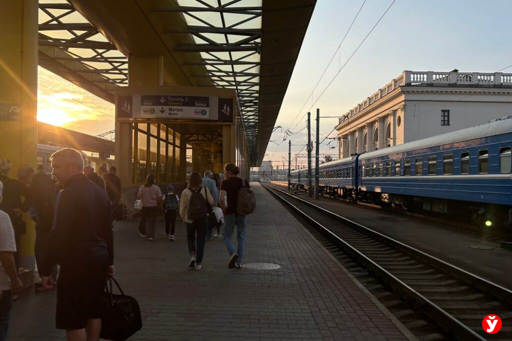 Поезд Санкт-Петербург — Гомель задерживается из-за поломки локомотива