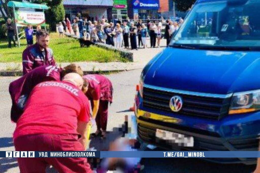 На пешеходном переходе в Жодино Volkswagen сбил женщину