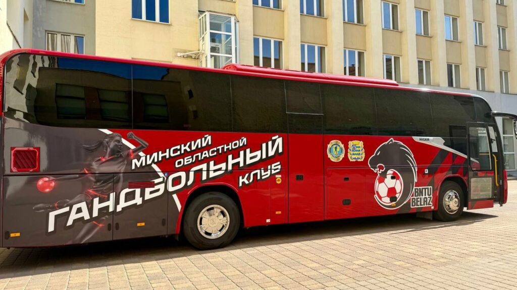 БНТУ-БЕЛАЗ будет ездить на новом автобусе