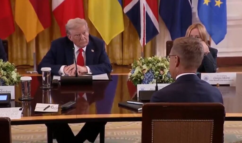 Трамп заявил, что начал подготовку к организации встречи Зеленского и Путина