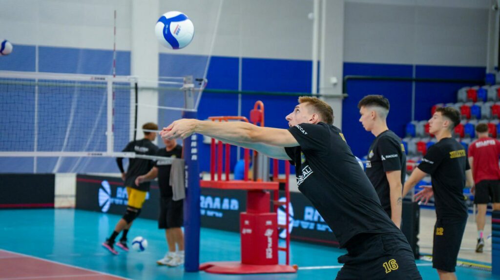 «Шахтер» потерпел поражение на старте «Кубка памяти»