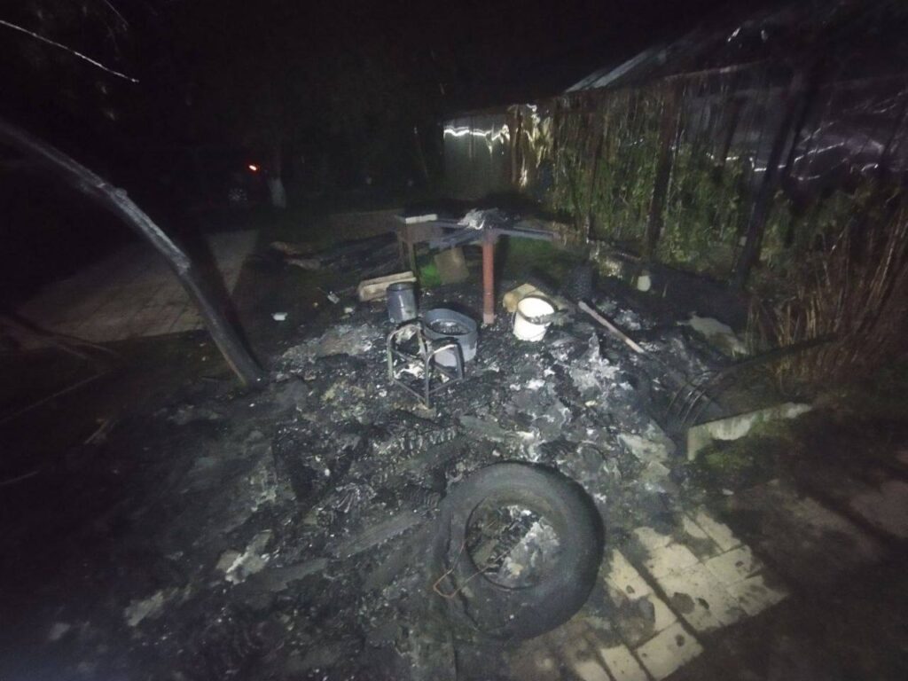 В Воложинском районе сгорела беседка: огонь потушили до приезда МЧС
