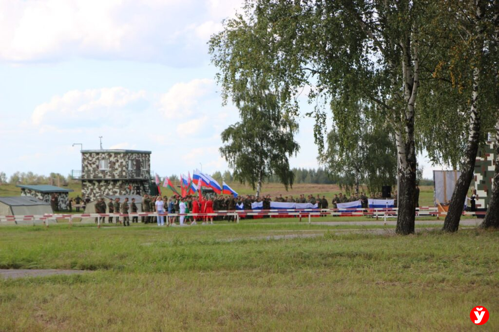 Узнали, как устроились россияне на полигоне под Борисовом и чем заняты в свободное время