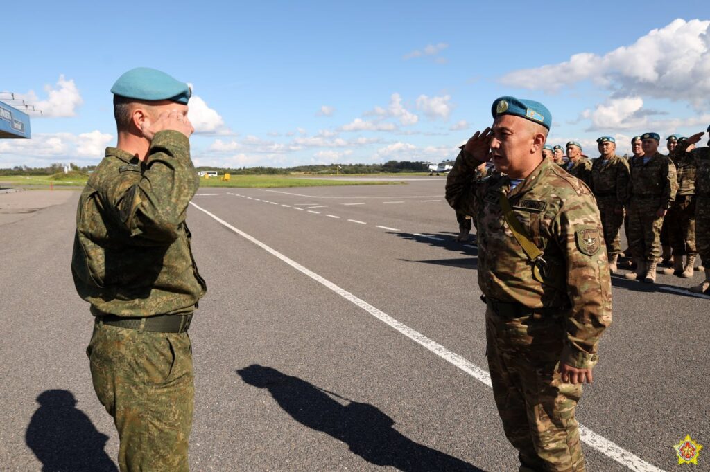 В Беларусь прибыли военные из Казахстана для участия в учениях ОДКБ