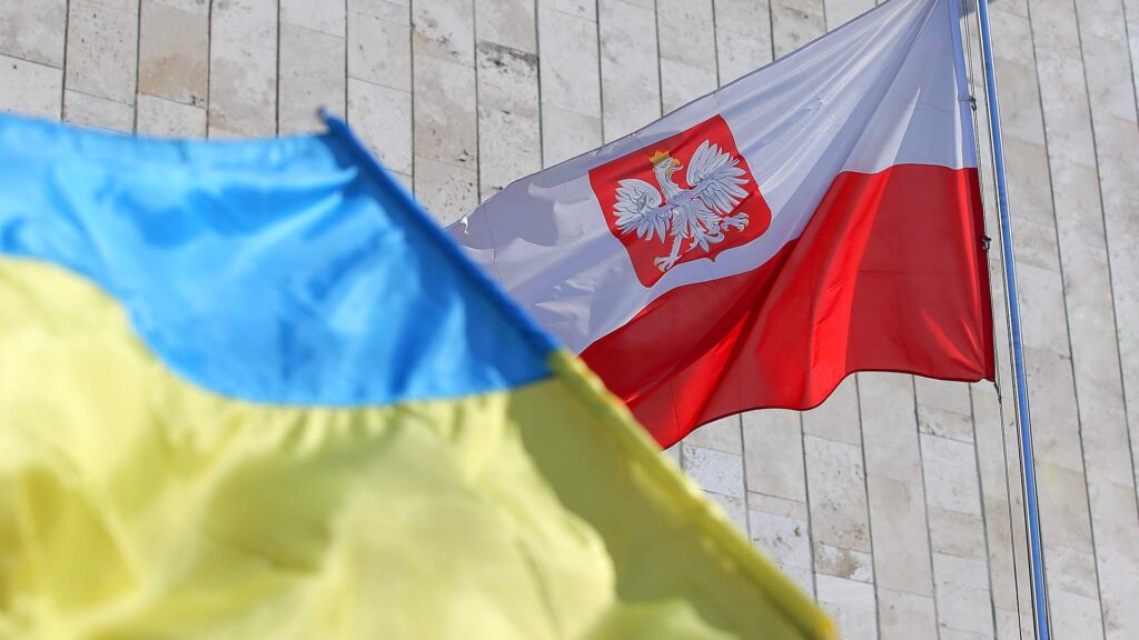 Польша разворачивается против Украины: от союзников до обвинений в бандеровщине