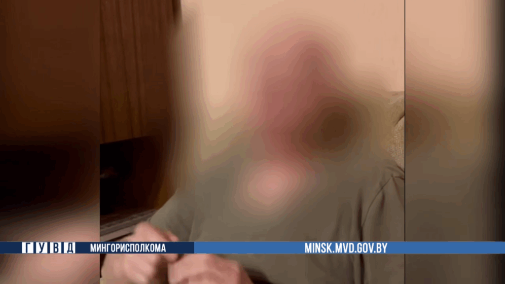 Минчанин выбросил из окна 18 тысяч долларов мошенникам