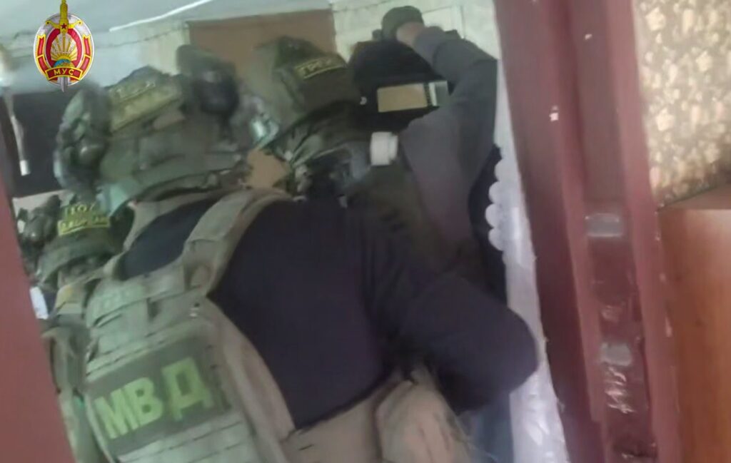 Милиция задержала 70 нелегалов и пару, помогавшую незаконно въехать в Беларусь