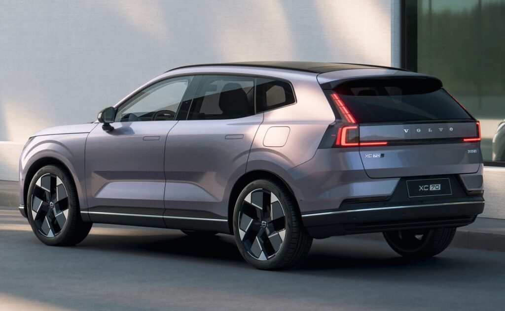 Компания Volvo представила новый XC70