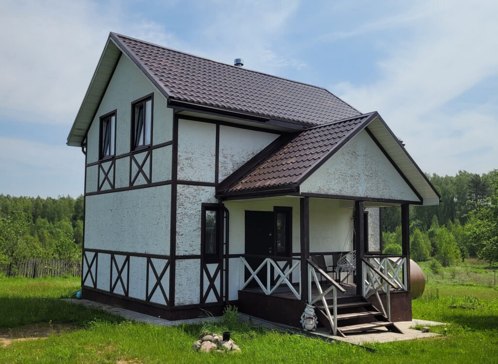 В Логойском районе продают каркасный дом со всеми удобствами — посмотрите на него
