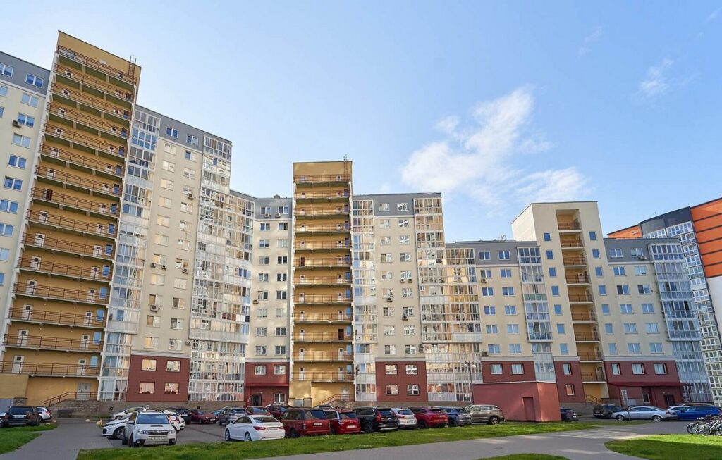 В Минске выставили на аукцион двухкомнатную квартиру в ЖК «Аркадия» из-за долгов собственника