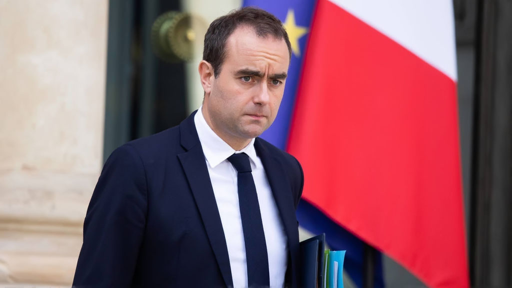 Новый премьер Франции Лекорню решил не отменять празднование Дня Победы