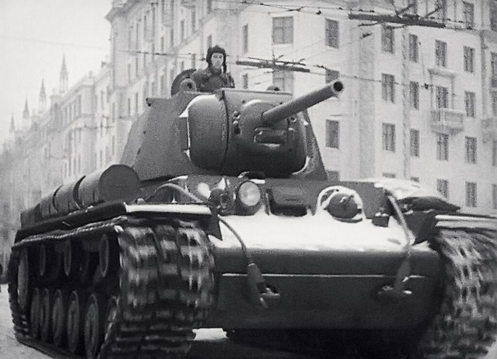 Прошедший испытания огнём и сталью. Рассказываем о легендарном танкисте Павле Гудзе