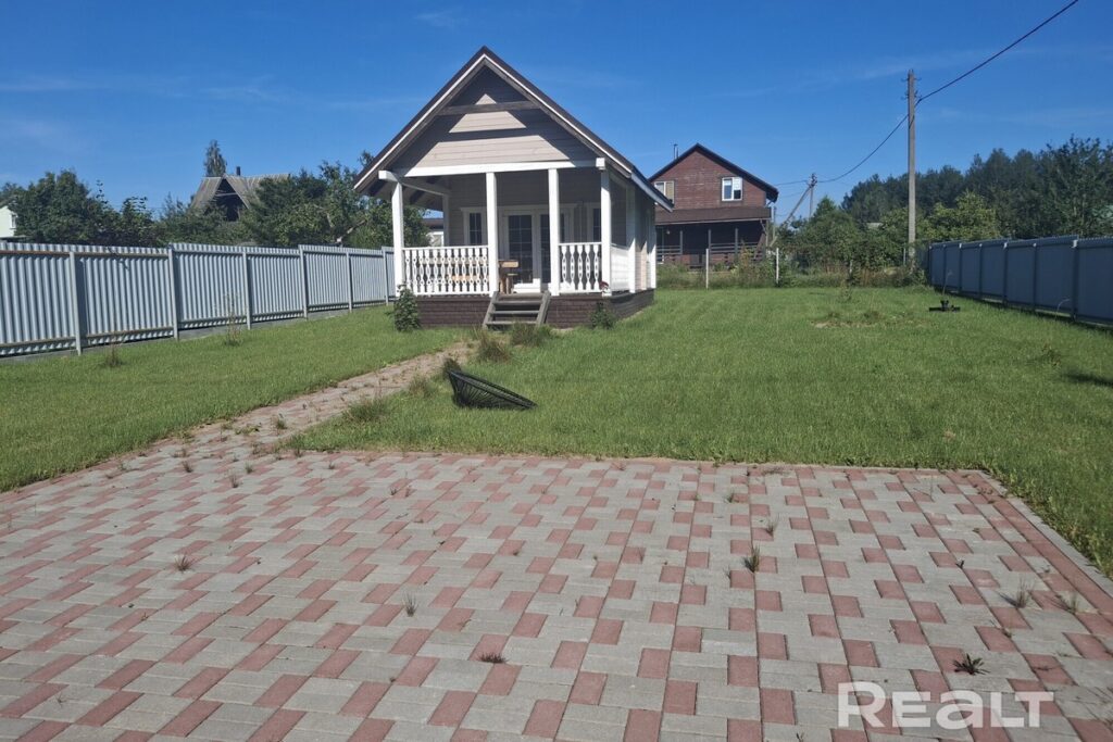Нашли маленький уютный дом для отдыха -- находится в 30 км от Минска