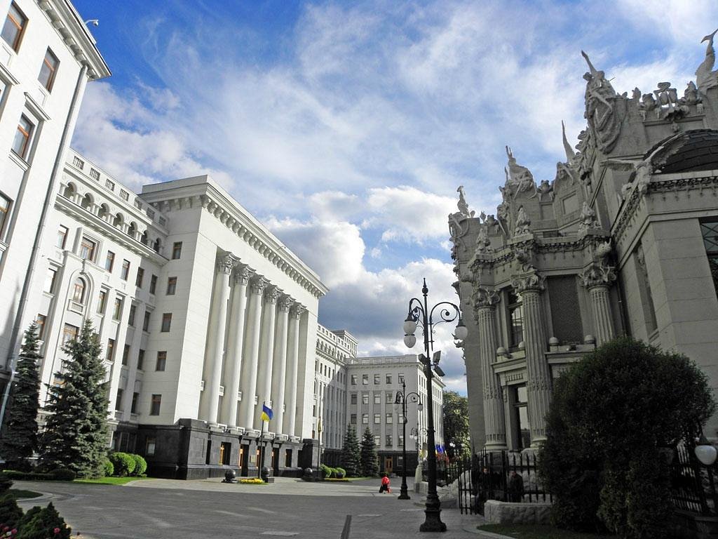 В Раде предложили переименовать Банковую улицу в Киеве в честь Парубия