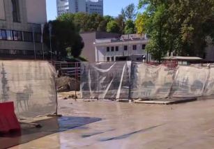 На проспекте Машерова в Минске произошел потоп из-за аварии на водопроводе